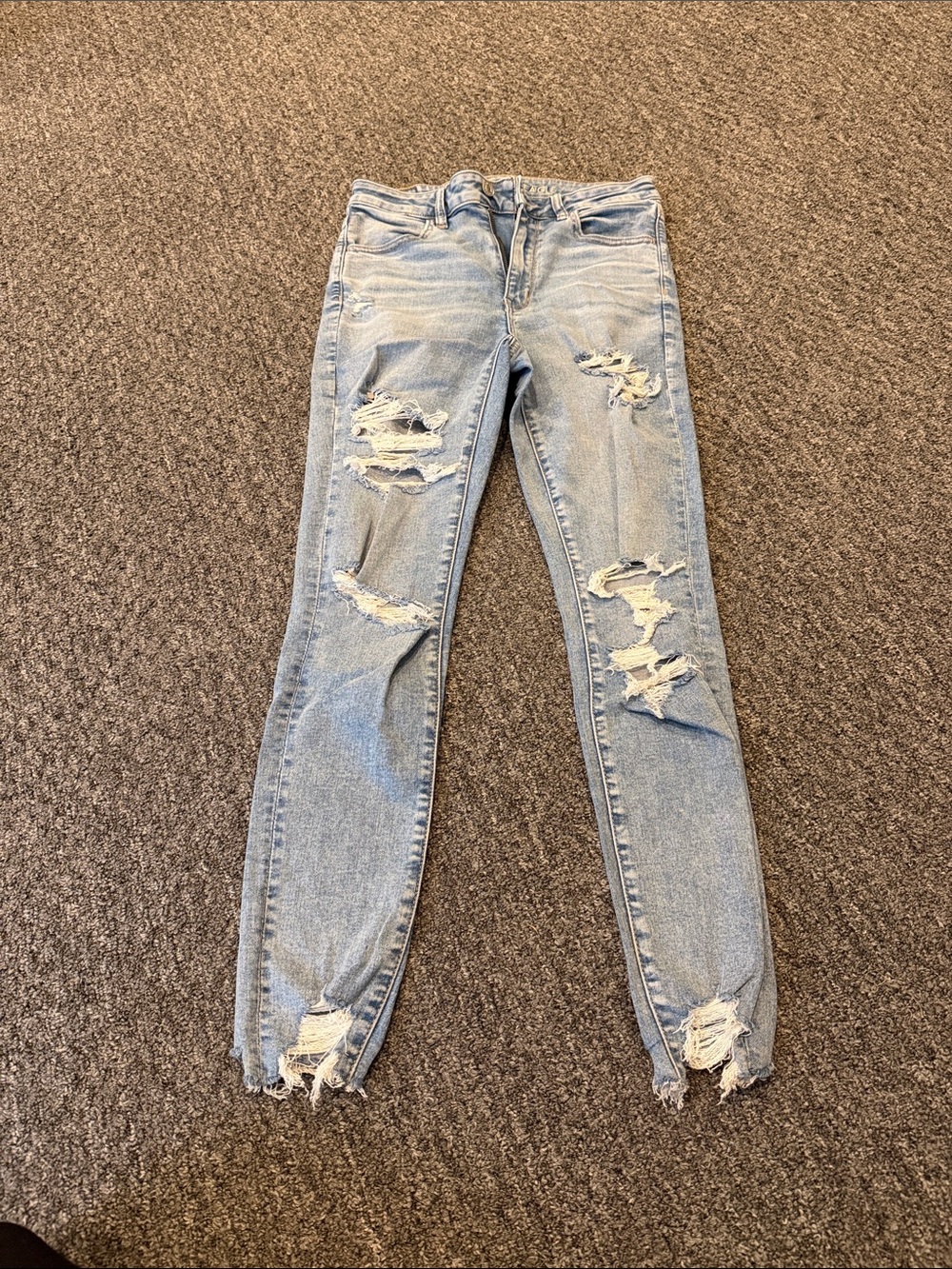 American Eagle Outfitters Light Wash Ripped Skinny Jeans
